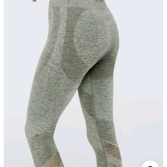 VS PINK Seamless Leggings - Picture 2 of 9